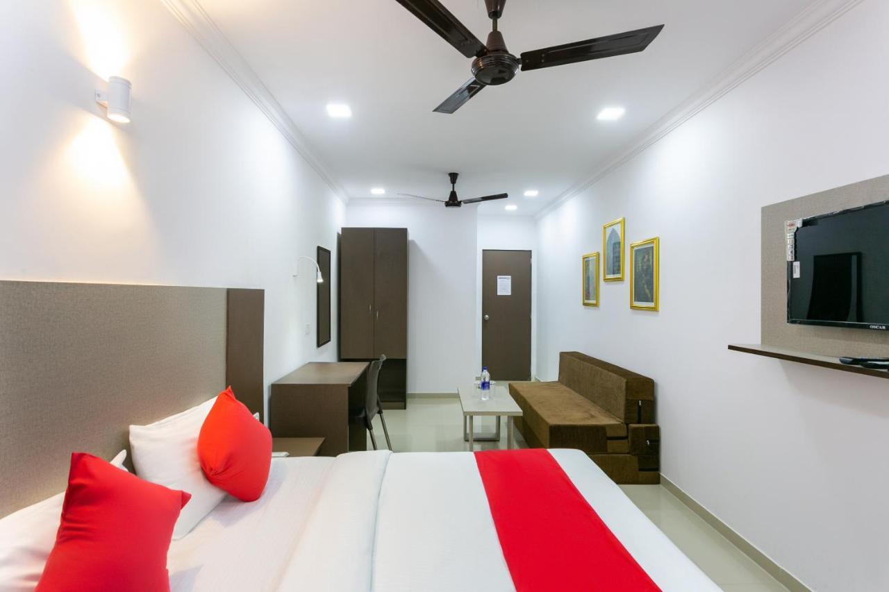 Отель Collection O 74412 Ardaas Residency Мумбаи Экстерьер фото