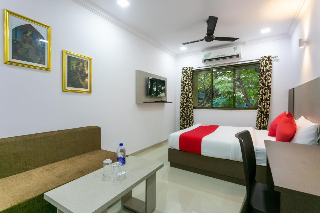 Отель Collection O 74412 Ardaas Residency Мумбаи Экстерьер фото