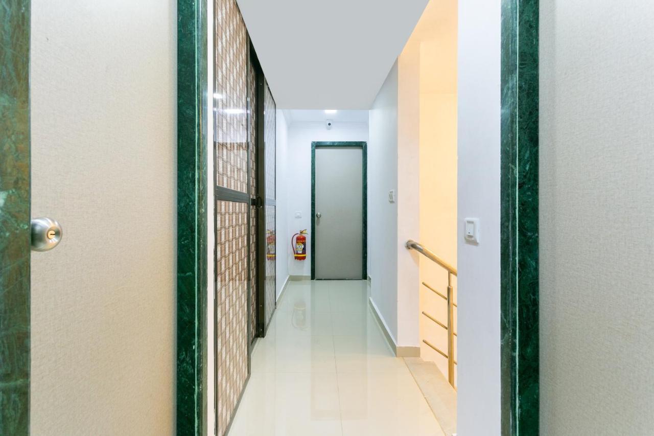 Отель Collection O 74412 Ardaas Residency Мумбаи Экстерьер фото